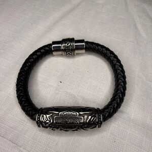 Harley-Davidson Silver Tone Stainless Steel Black Leather Wrist